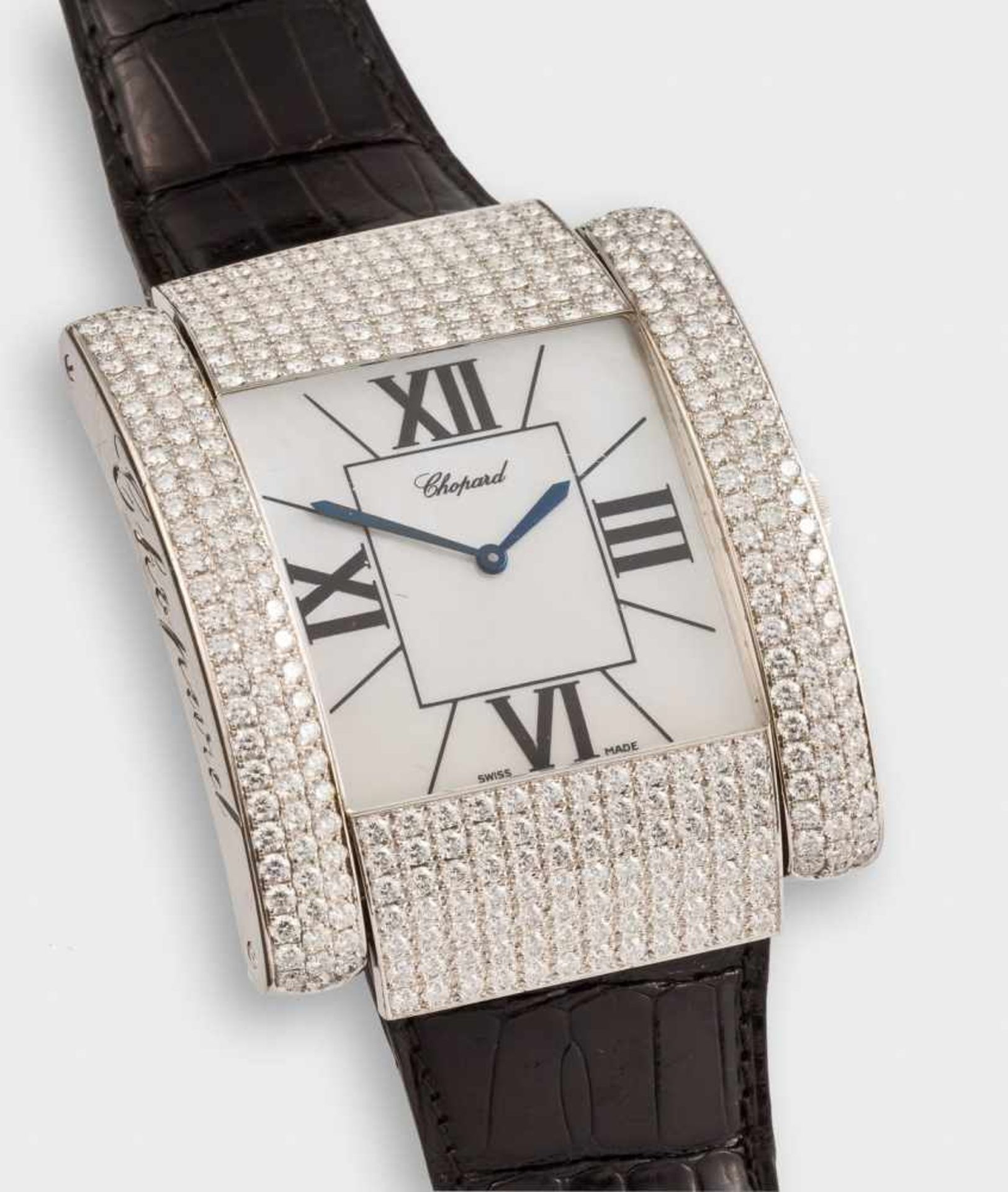 Außergewöhnliche Chopard-Armbanduhr."La Strada" ausgefasst mit 326 kl. Brillanten von zus. ca. 10,45