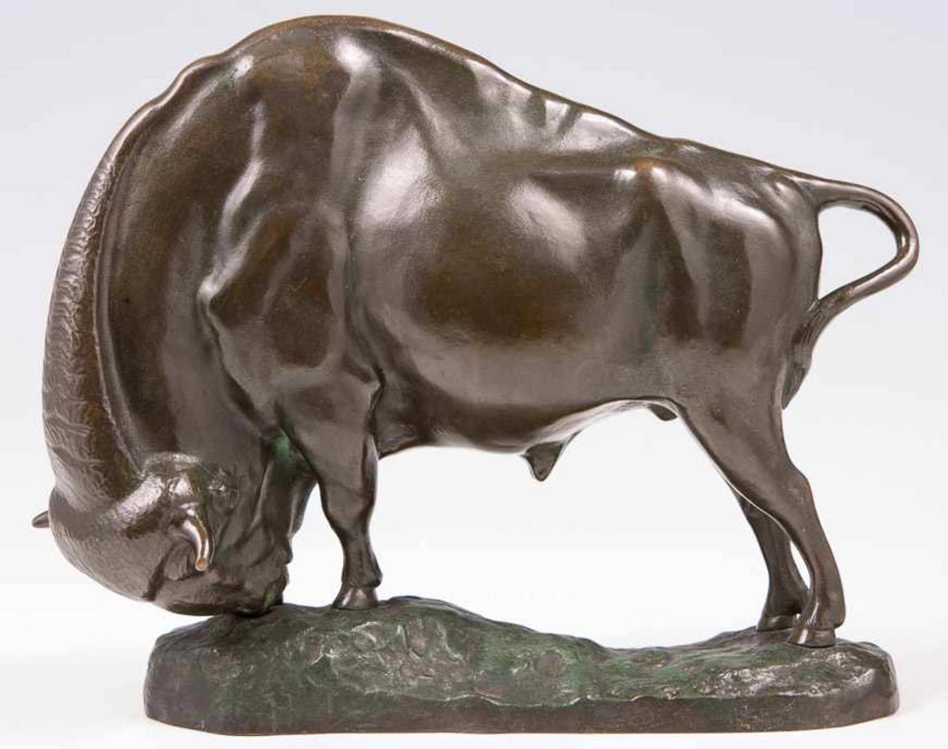 Sünderhauf, Theodor (A. 20. Jh.) Bison.Bronze, dunkel patiniert. H. 27 cm. Sign.(55327)