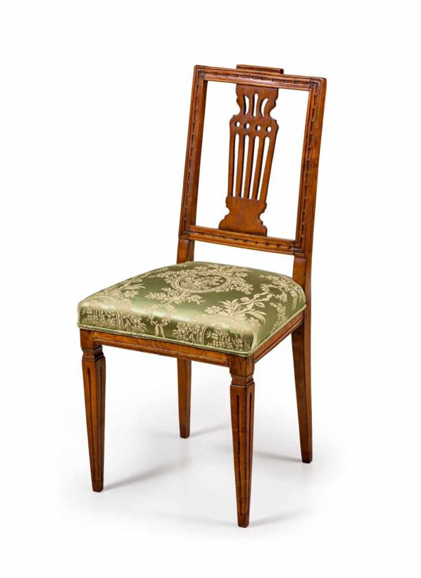 Klassizistischer Stuhl in der Art von Friedrich Gottlob HoffmannSachsen, um 1790Buche. Rechteckige