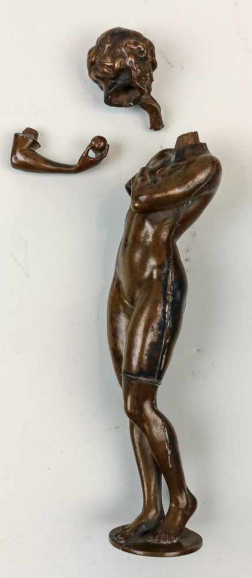 Marcuse, Rudolf (1878-1940) Eva.Gladenbeck-Modell-Nr. 2651. Bronze. 3 Einzelteile. H. montiert 24