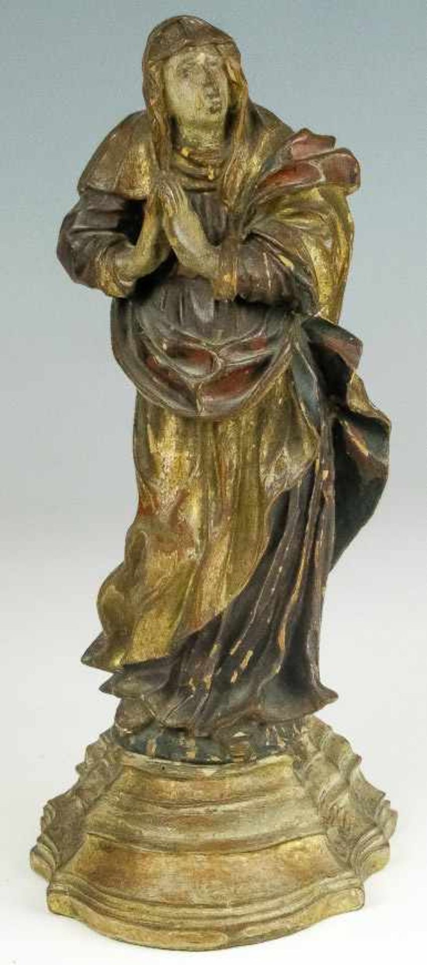 Süddeutsch (18. Jh.)Maria aus einer KreuzigungsgruppeHolz, geschnitzt und gefasst. Auf barockem