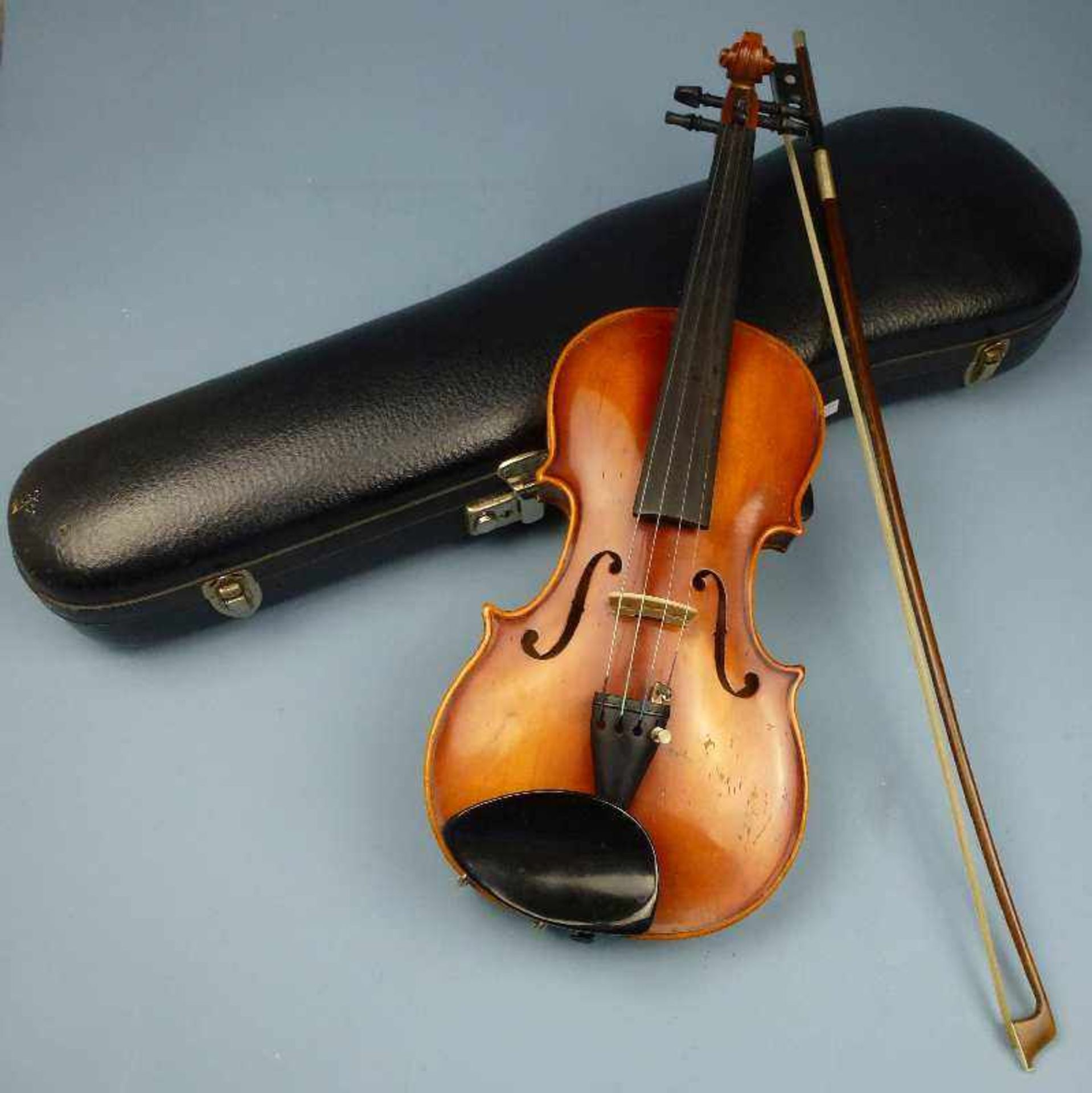 1/2 Geige, Fritz Otto Kayser, Erlangen Modell Nr. 93, Birke, restauriert, mit Bogen u. Koffer, L