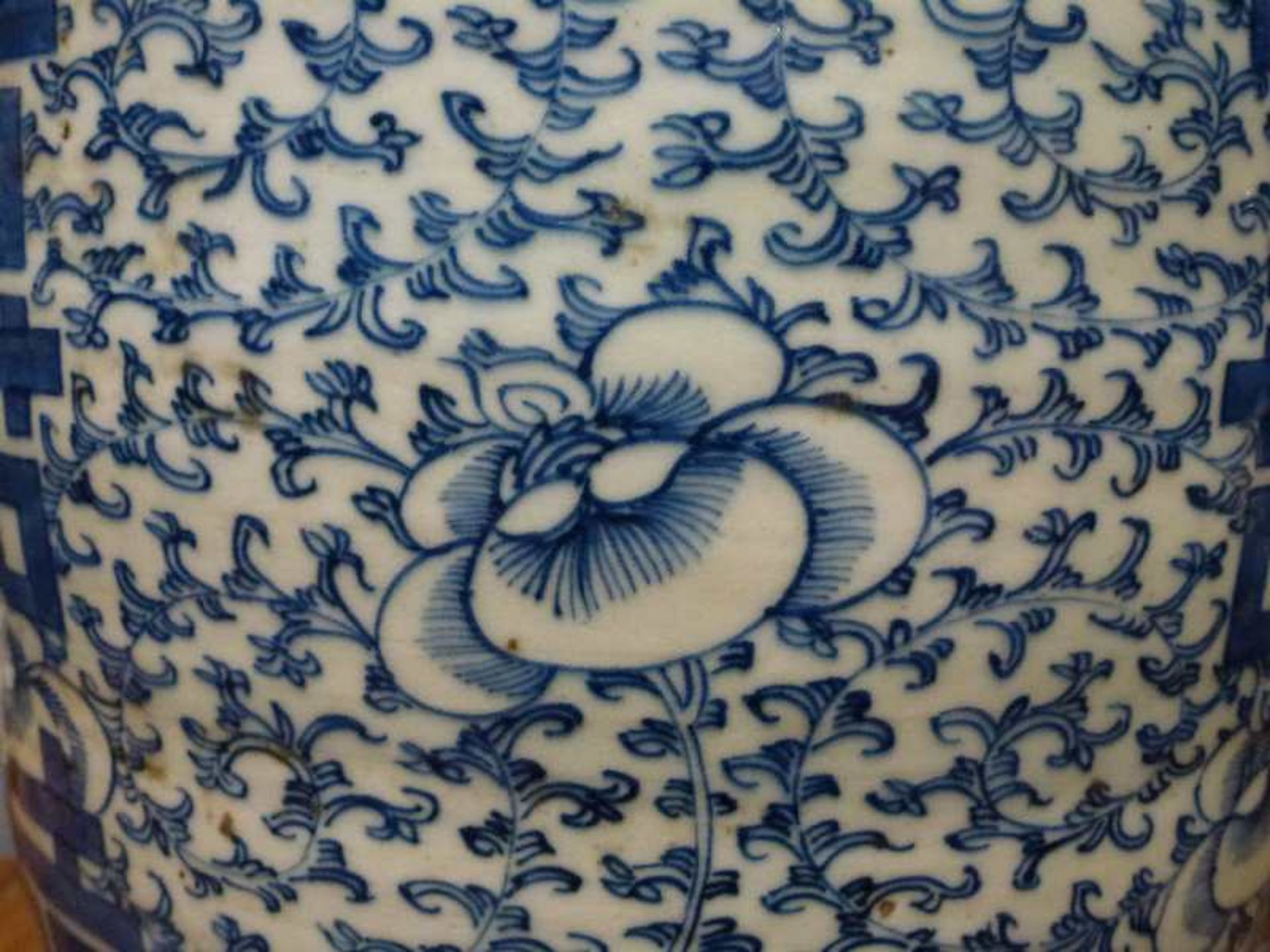 Vase China, 18.Jh. geschulterte Birnenform m. zylindrischem Kragen, doppelte Löwengriffe, - Bild 3 aus 5