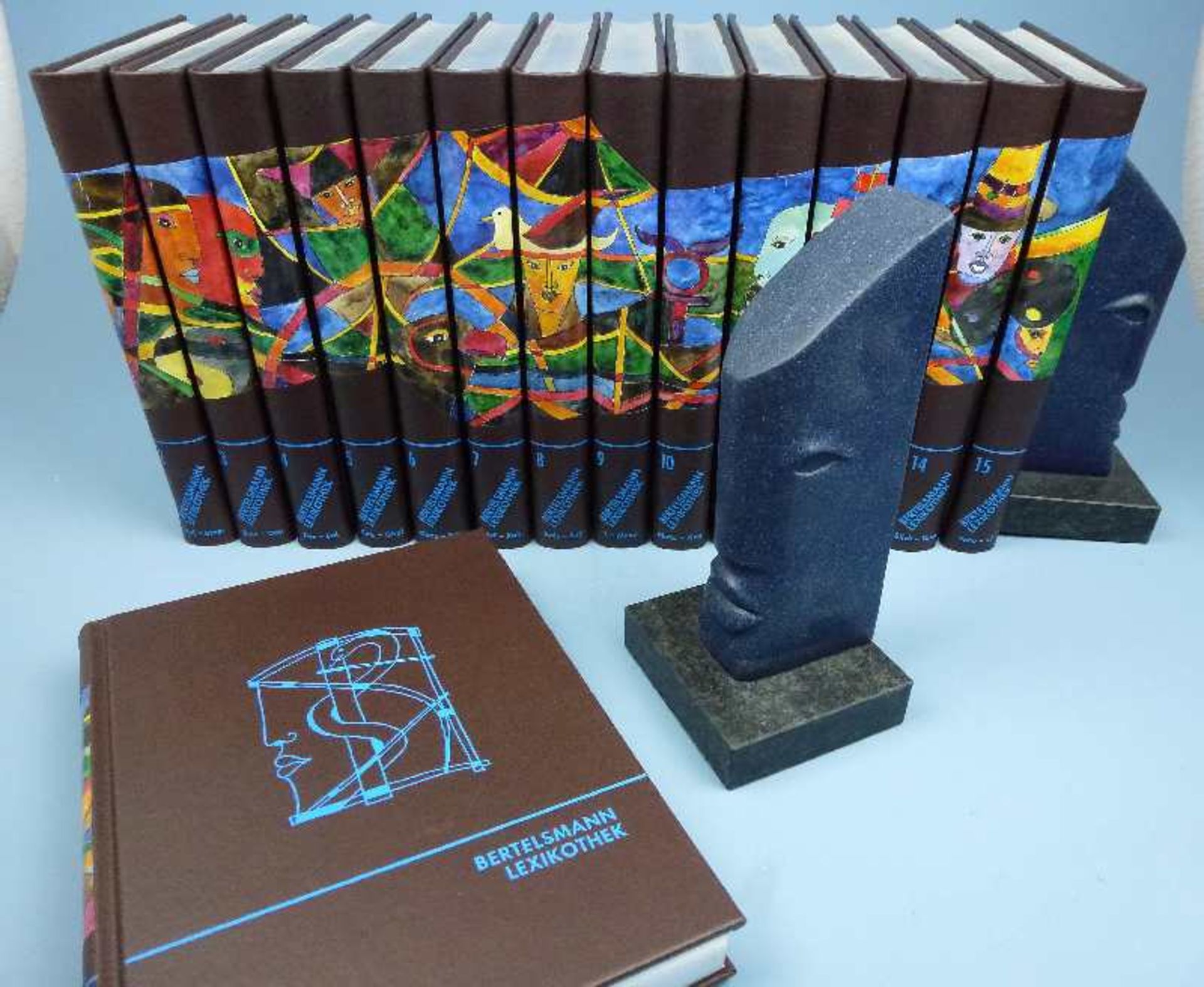 Bertelsmann Lexikothek Künstler-Edition (Falko Hamm) 15 Bände & 2 Skulpturen "Der Wissende" als - Bild 2 aus 2