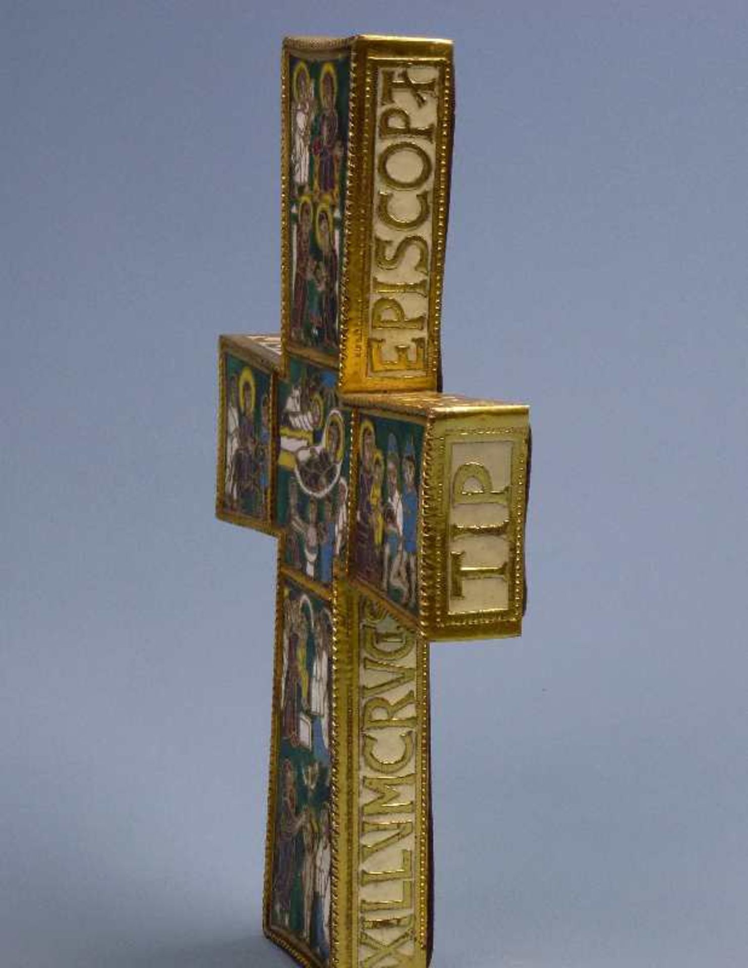 Morató-Kreuz, Paschalis-Kreuz, Modest Morató (1909-1993) vergoldetes Metall auf Holzkern, - Bild 3 aus 5