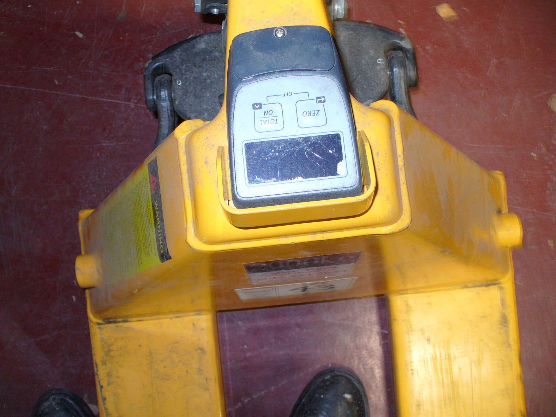 PALLET TRUCK with weighing facility 2000Kg - Image 2 of 2