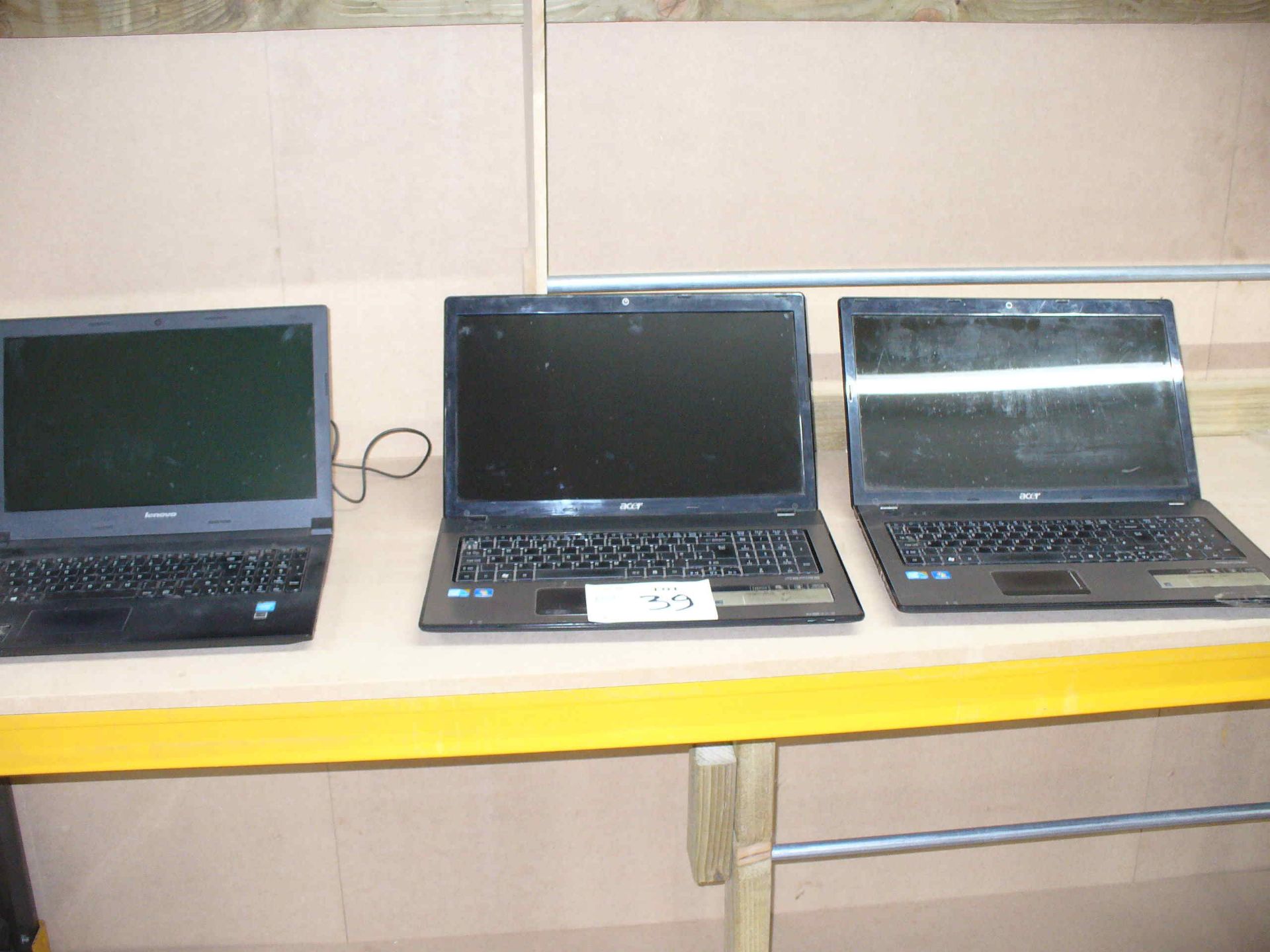 3 LAPTOPS Lenovo B50-30, 2 Acer Aspire