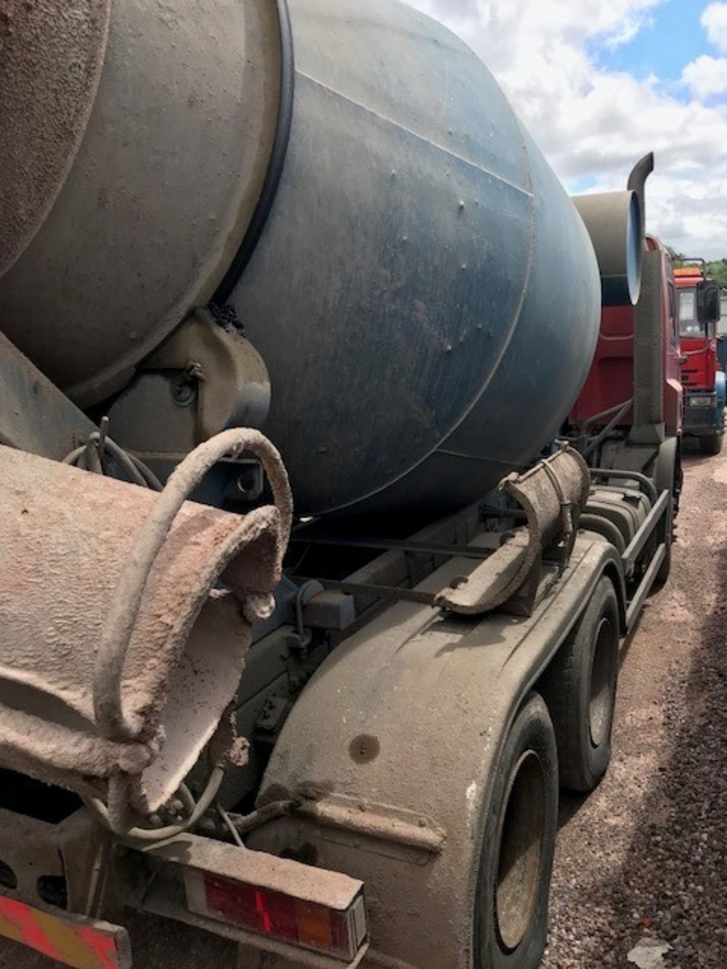 2005 (June) DAF CF75 310 6 wheel CONCRETE MIXER, 26,000kg gross, L&T 6m3 equipment fitted, 306,000 - Image 4 of 12