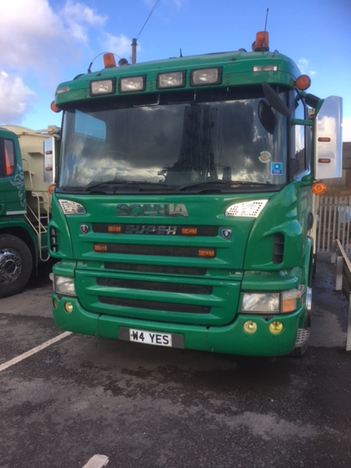 2006 (Jan) SCANIA 6 x 2 rigid TIPPER, 24,500kg gross, 8970cc, insulated tipper body with sheeting - Image 2 of 7