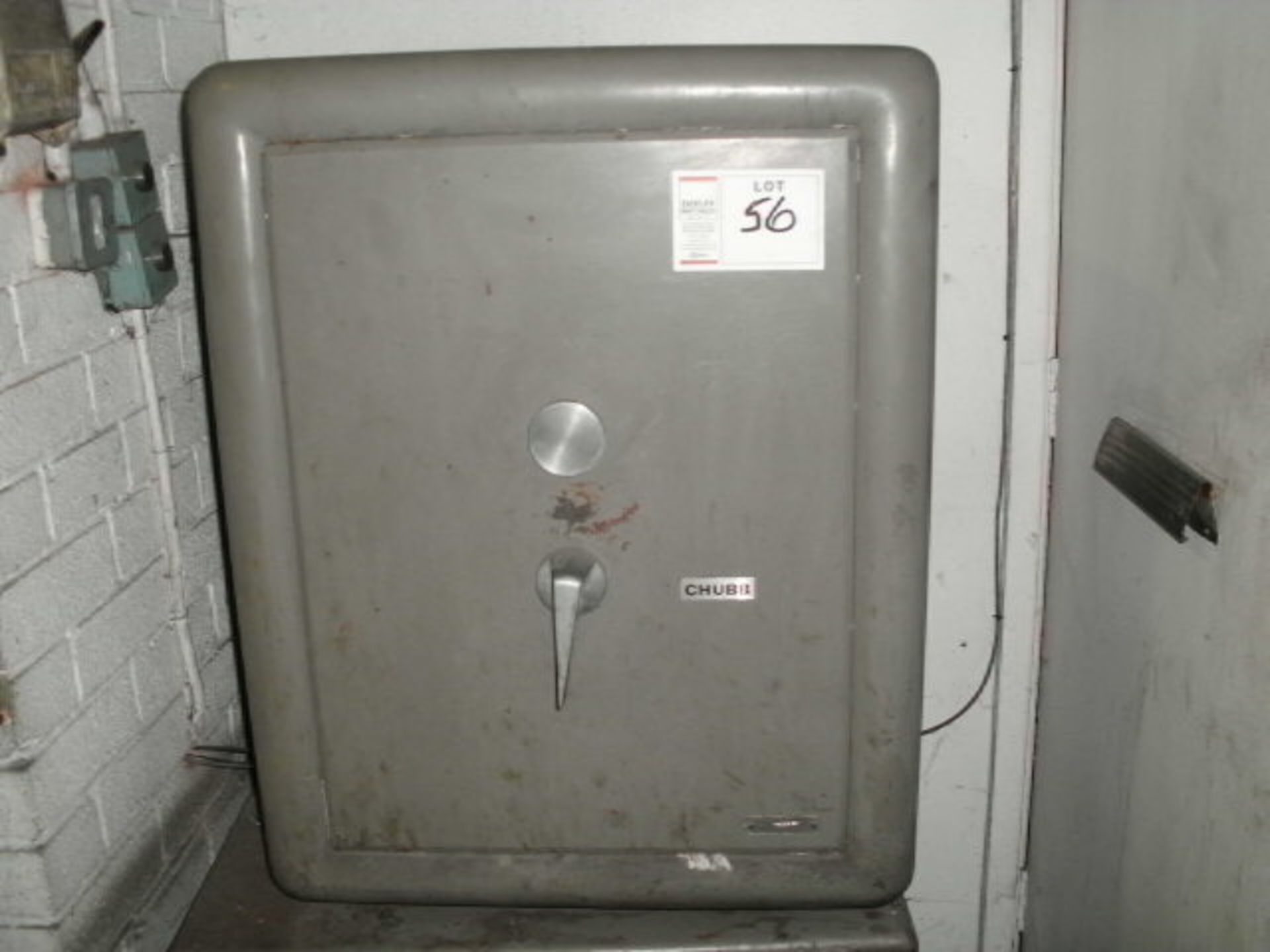 Chubb SINGLE KEY SAFE 60" x 30" x 24" no key, Chubb SINGLE KEY SAFE 30" x 24" x 24" no key (approx)