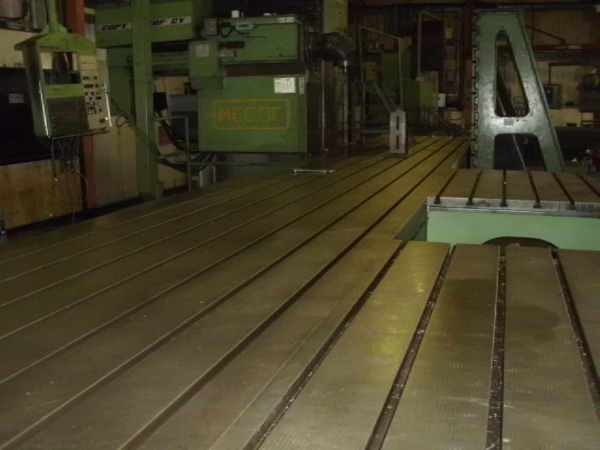 MECOF CNC BEDMILL (1985), serial no 068156, table 9m x 1200, 2 x table ext 1.5m x 1m, X - 6626, - Image 3 of 13