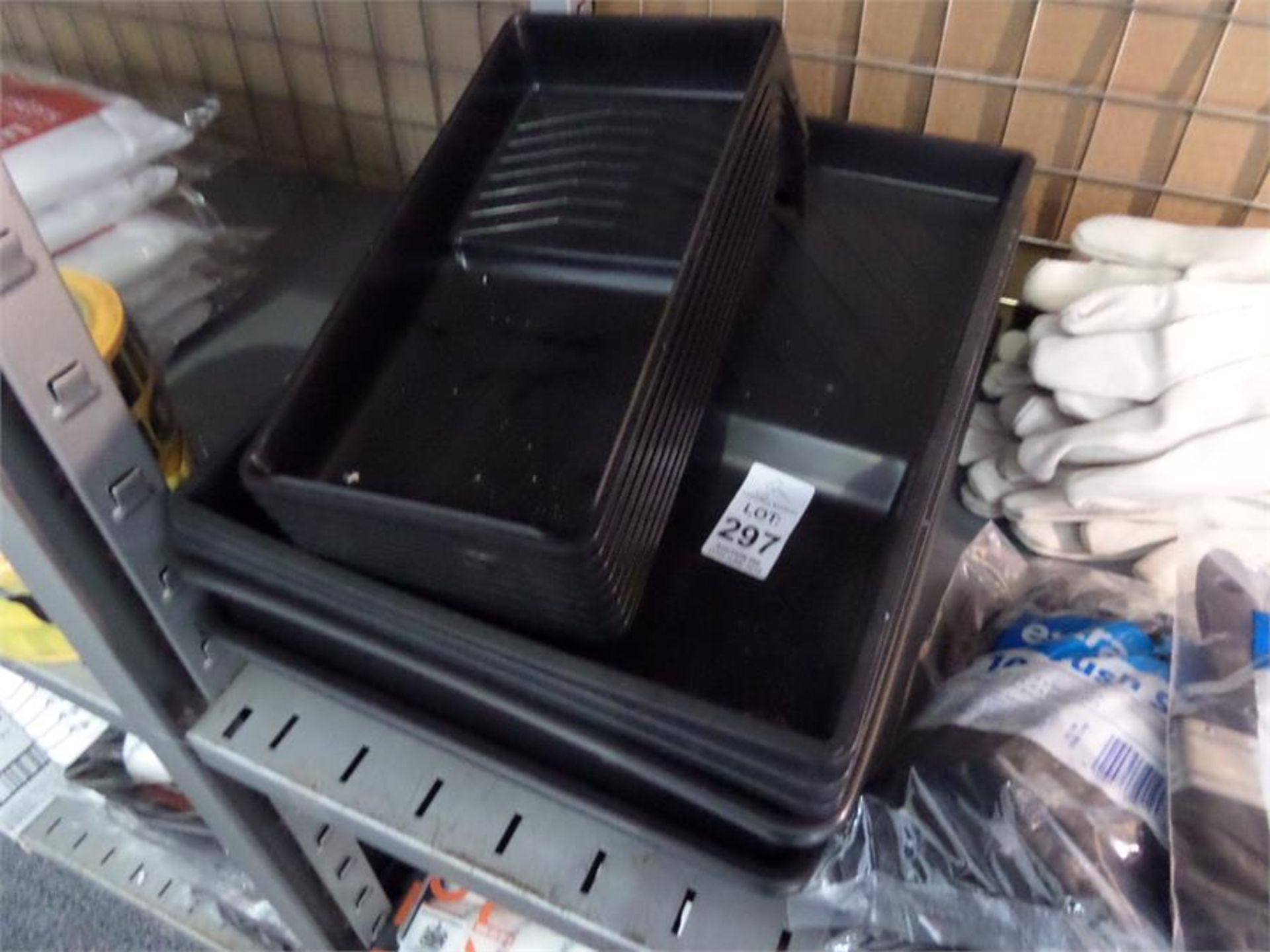 LOT OF LARGE AND SMALL PAINT TRAYS (NEW SHOP CLEARANCE STOCK)