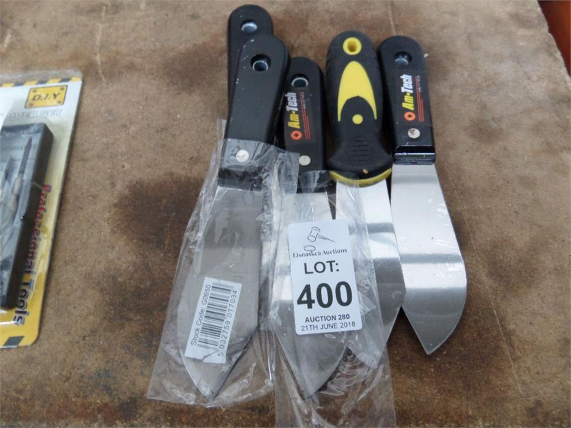 5 PUTTY KNIVES