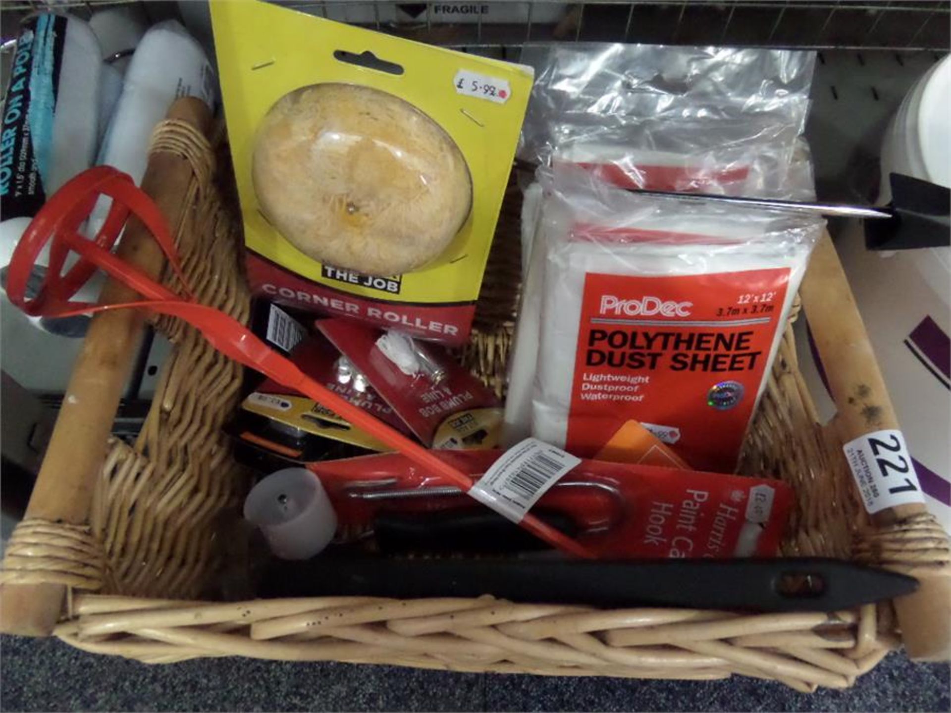 BASKET OF ASSORTED DECORATING ITEMS (NEW SHOP CLEARANCE STOCK)