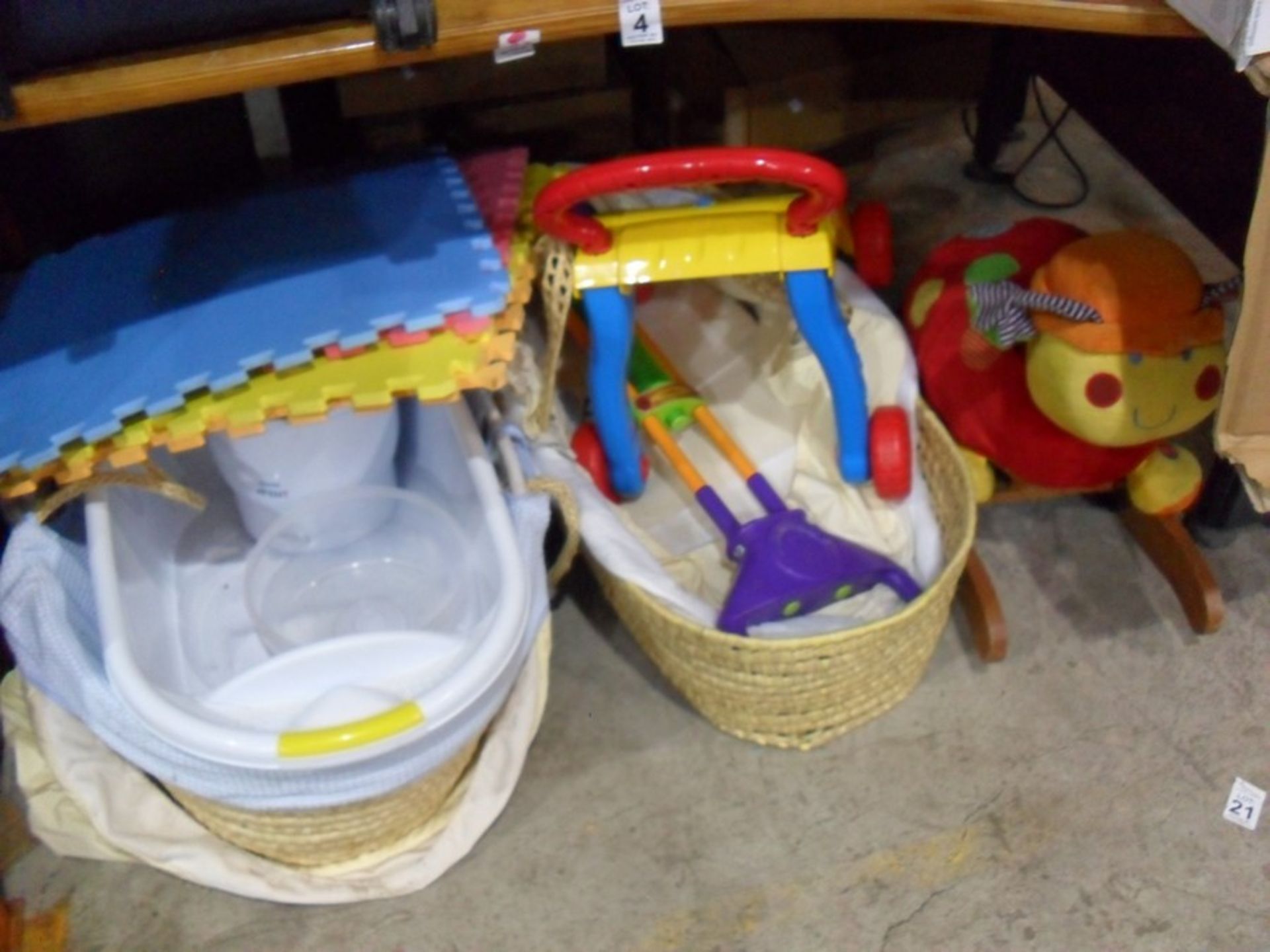 JOB LOT OF CHILDREN'S CONTENTS UNDER TABLE