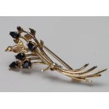 9ct Gold Sapphire set Brooch weight 3.0g