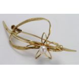 Yellow metal (tests 18ct) pearl set Brooch weight 4.7g