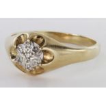 9ct Gold Diamond Cluster Ring size V weight 3.7g