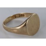 9ct Gold ring, hallmarked 'London 1966', weight 6.4g approx. size U