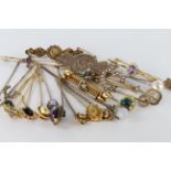 Mixed lot of 9ct/yellow metal Bar Brooches, Hat and stick pins weight 41.2g