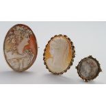9ct Gold Cameo style brooches weight 32.8g