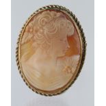 9ct Gold large Cameo Brooch weight 11.0g