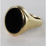 9ct Gold Onyx set Signet Ring size O weight 7.6g