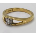 18ct Gold Solitaire Diamond Ring size K weight 3.0g