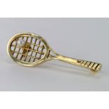 14ct Gold Tennis Racket Pearl set Brooch weight 2.7g