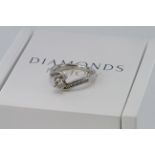 Platinum Ring with central 0.40ct Diamond and 0.25ct (total) Diamond shoulders with COA,Clarity I1/