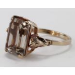 9ct quartz single stone dress ring, size L, weight 4.0g.