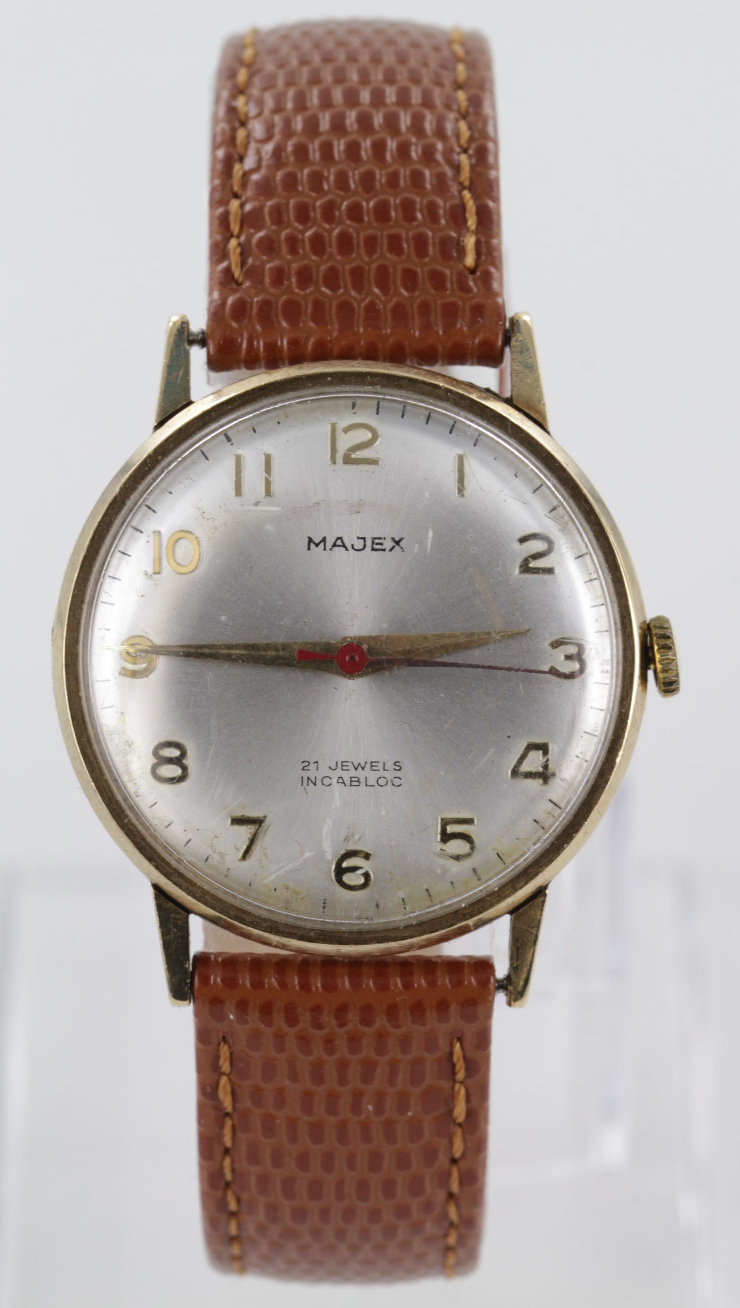 Gents 9ct cased wristwatch by Majex circa 1968, the silvered dial with Arabic numerals. Working when
