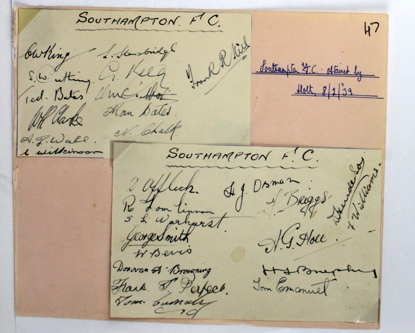 Southampton 1938/39 display page of autographs obtained by Arthur Holt, a Southampton Player. Listed