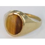 9ct Gold Gents Agate Ring size U weight 3.5g