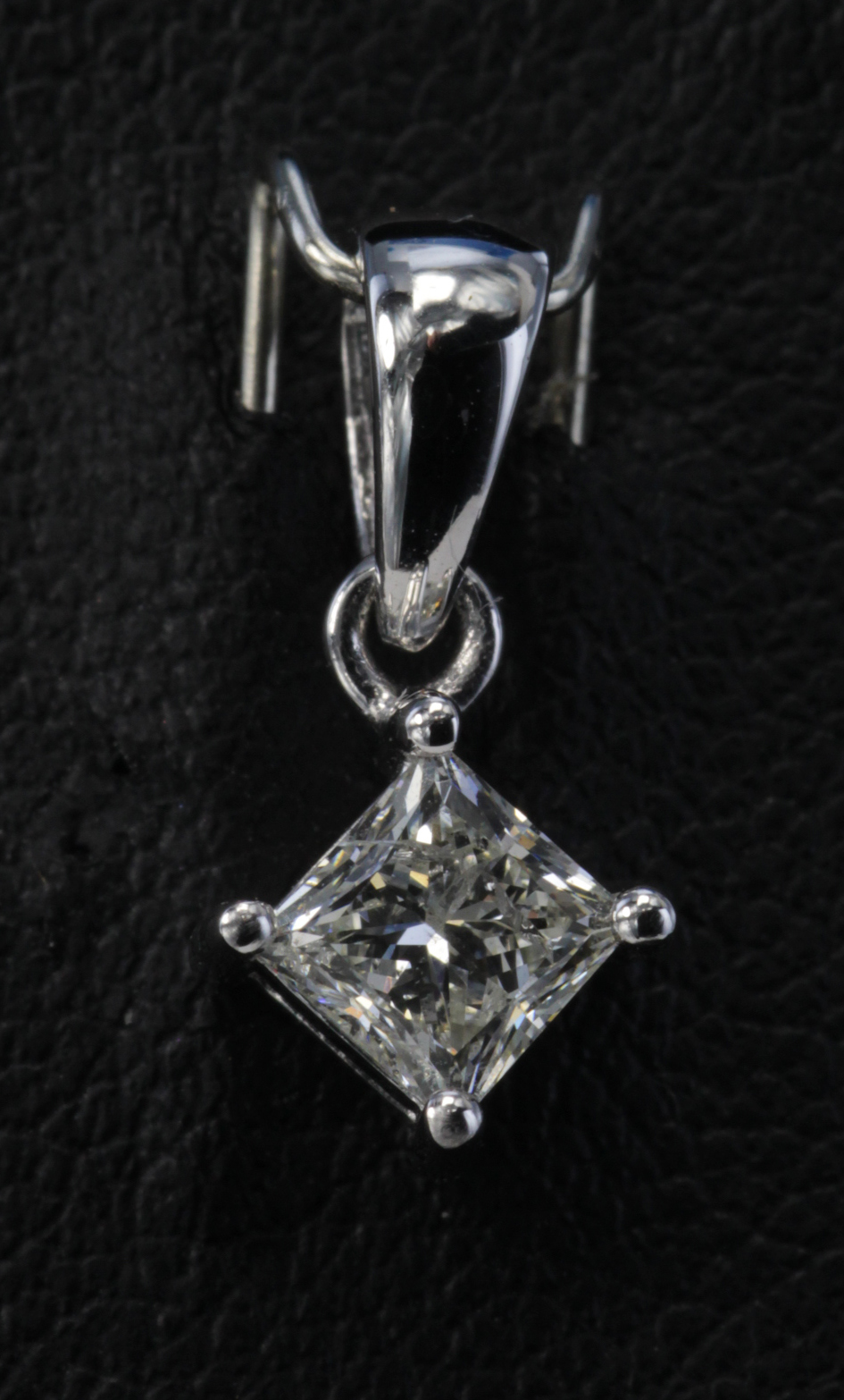 18ct white gold princess cut 0.50ct diamond single stone pendant, weight 1.0g - Image 2 of 3