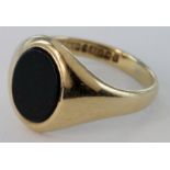 9ct Gold Gents Bloodstone Signet Ring size U weight 5.6g