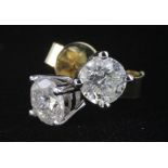 18ct diamond single stone stud earrings, total diamond weight 1ct. Weight 1.5g.
