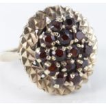 9ct oval garnet cluster dress ring, size M, weight 5.5g