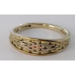 9ct three colour band ring, size M, weight 2.3g