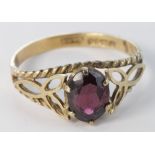 9ct Gold Garnet Ring size P weight 1.9g