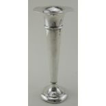 Large silver flower tube hallmarked JDWD Sheffield 1904. Gross weight of item 9oz approx. - base