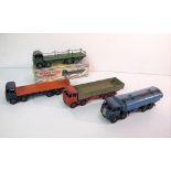 Dinky Toy Fodens, 905 Foden Flat Truck With Chains, 2nd type dark green body, mid-green hubs, in