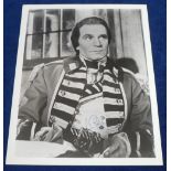 Autograph, Cinema, Laurence Olivier, black & white photo, 8" x 10" signed in blue ink showing