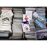 Postcards, a vast accumulation of cards, various ages, vintage to modern, UK & Foreign, some subject