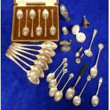 Collectables, a quantity of silver items to include 4 Turner & Simpson silver coffee spoons with