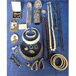 Collectables, quantity of jewellery and dressing table items to include 2 Victorian brooches, beads,