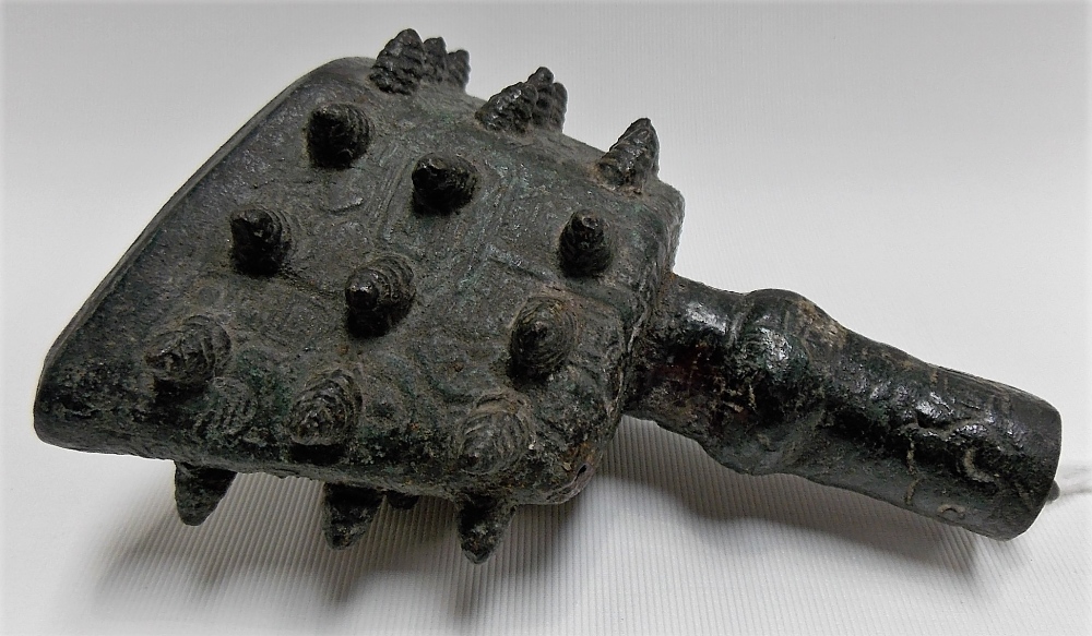 Chinese small bronze model of a Buddhist lion, height 3.5in together with a small Chinese bronze - Image 3 of 3