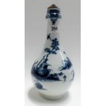 First period Worcester porcelain blue and white guglet water bottle, chinoiserie decorated with