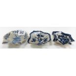 18th Century Liverpool blue and white scallop moulded pickle dish with underglaze chinoiserie