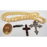 Miscellaneous costume jewellery including a silver agate set cross pendant, a yellow metal cross
